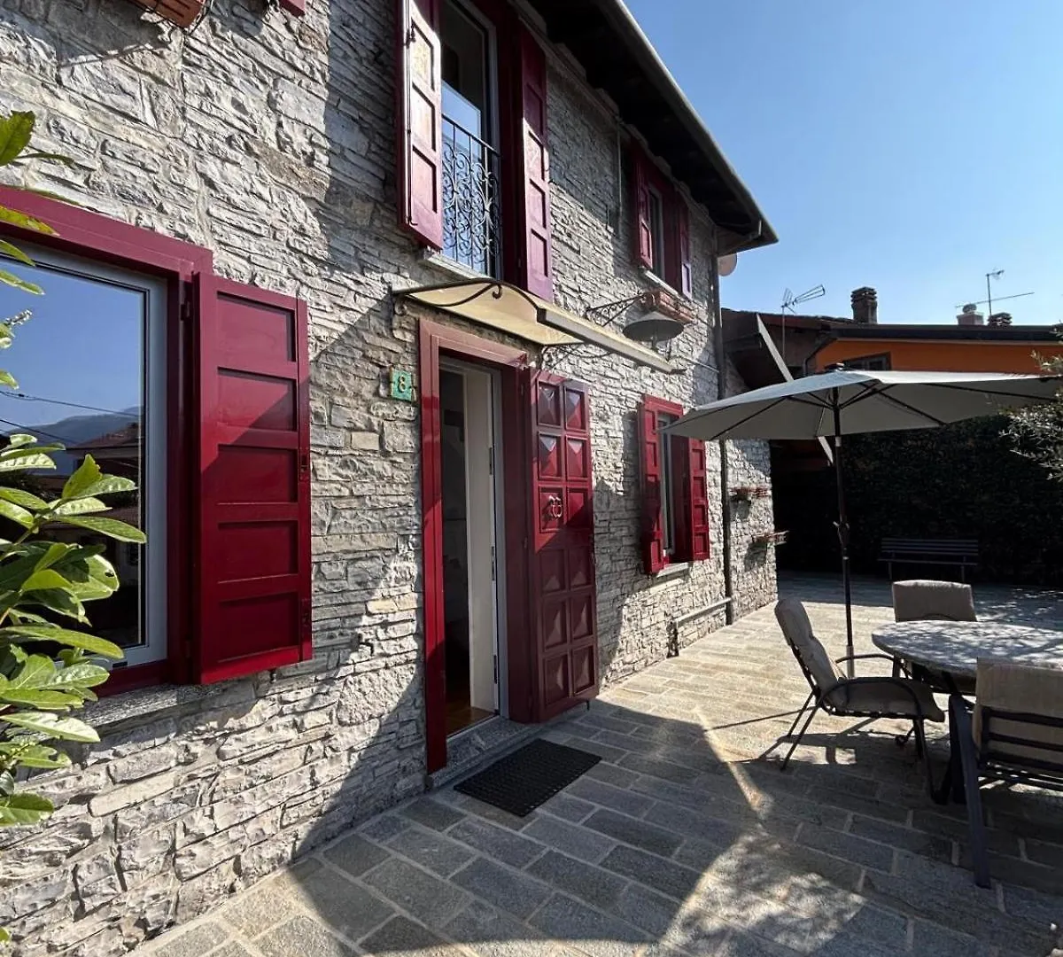 Ester Lakehouse, Graziosa Casa Indipendente Lierna 0*,  Italië