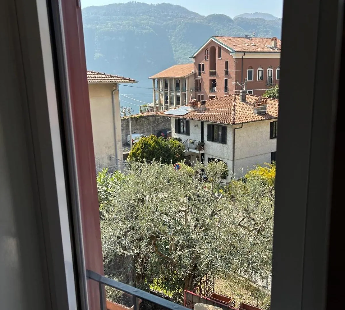 Ester Lakehouse, Graziosa Casa Indipendente Lierna