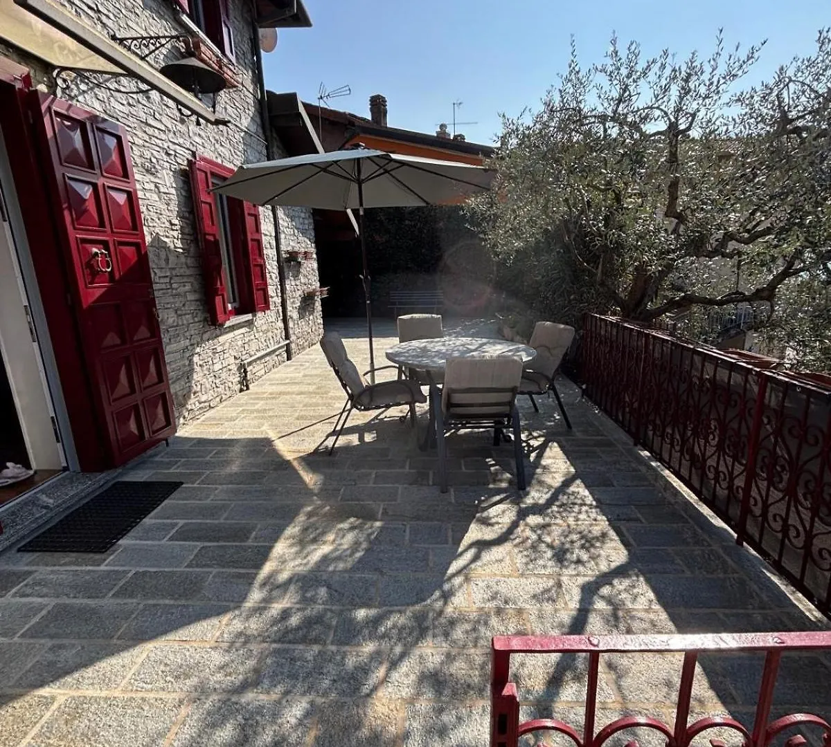 Vakantiehuis Ester Lakehouse, Graziosa Casa Indipendente Lierna Italië