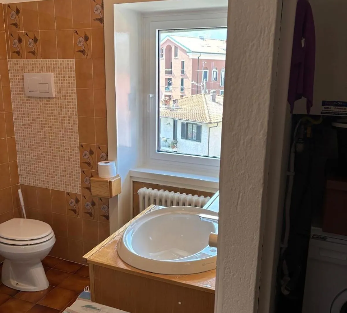 Vakantiehuis Ester Lakehouse, Graziosa Casa Indipendente Lierna