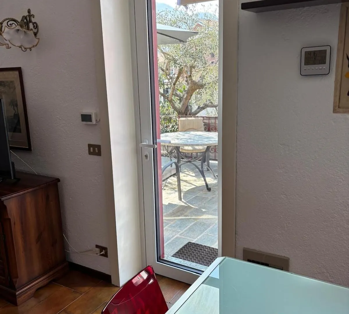 Vakantiehuis Ester Lakehouse, Graziosa Casa Indipendente Lierna