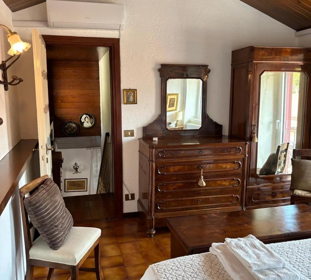 Vakantiehuis Ester Lakehouse, Graziosa Casa Indipendente Lierna